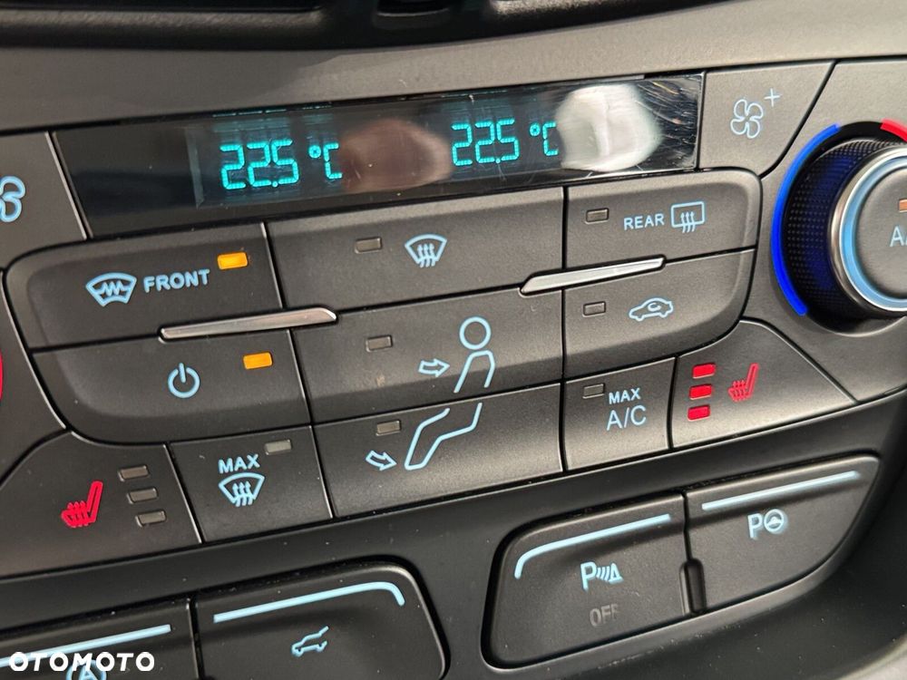 Ford Kuga - 24