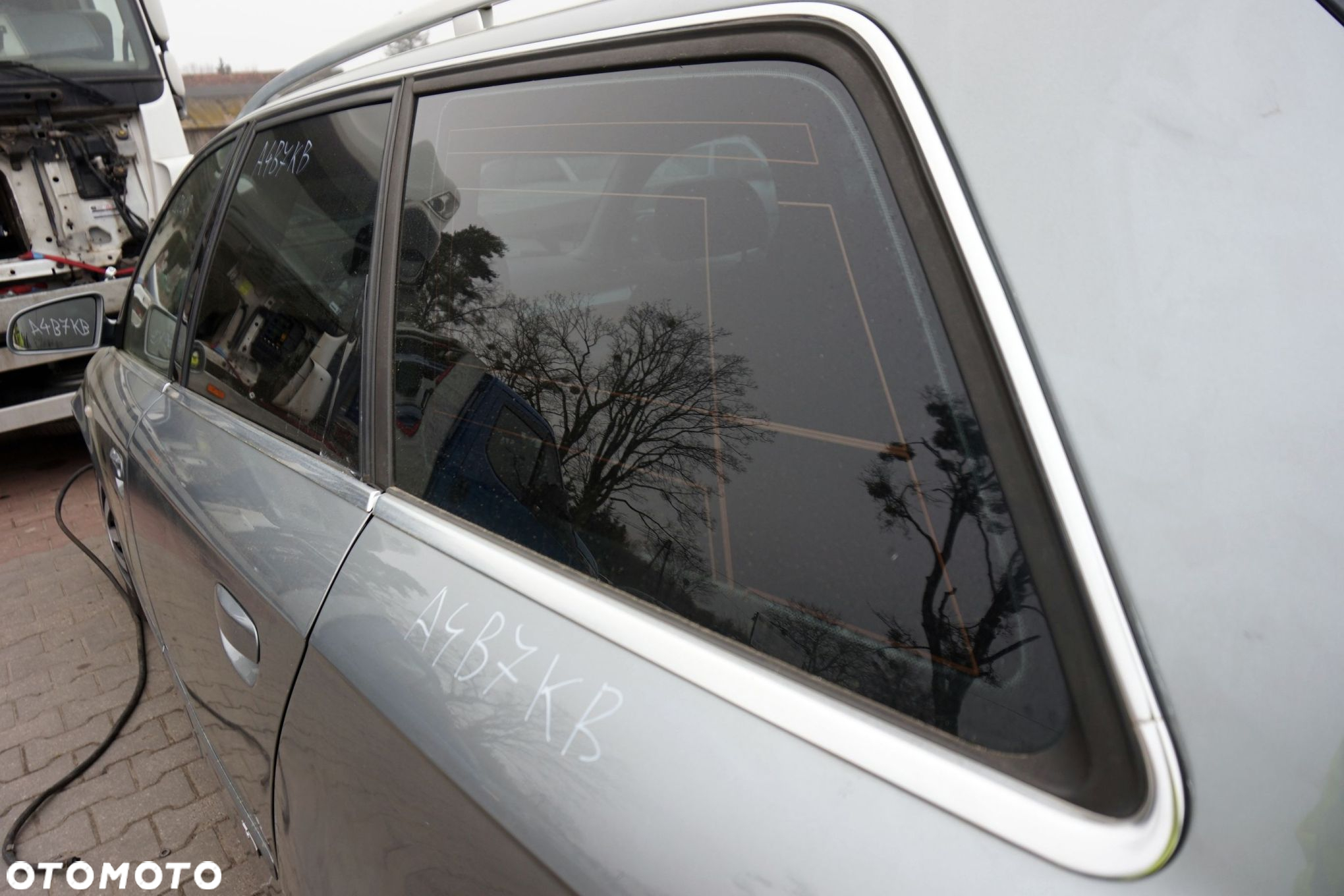 SZYBA KAROSERYJNA TYLNA LEWA BOCZNA A4 B7 KOMBI  AUDI 2004-2008 - 2