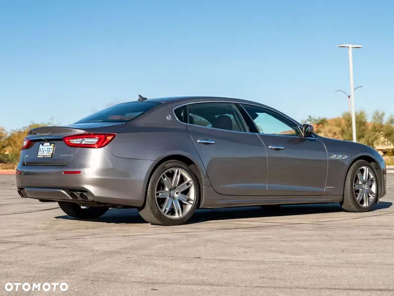 Maserati Quattroporte - 5