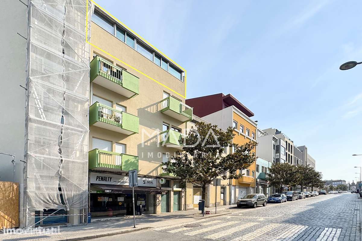 Apartamento T2+1 (último piso) c/sótão no centro histórico de Braga - Grande imagem: 2/29