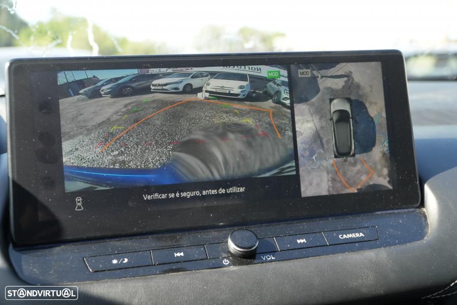 Nissan Qashqai 1.3 DIG-T N-Connecta Xtronic - 17