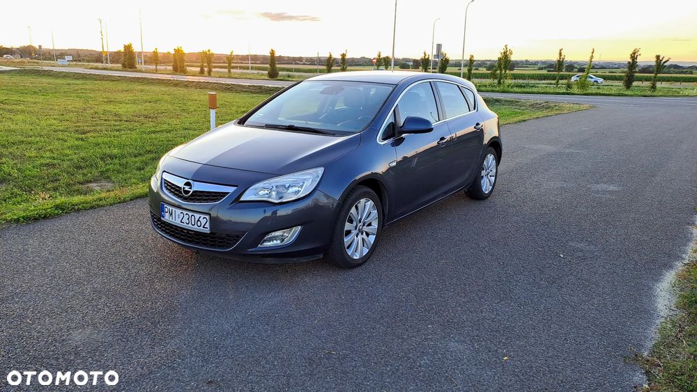 Opel Astra 1.6 T Cosmo - 1