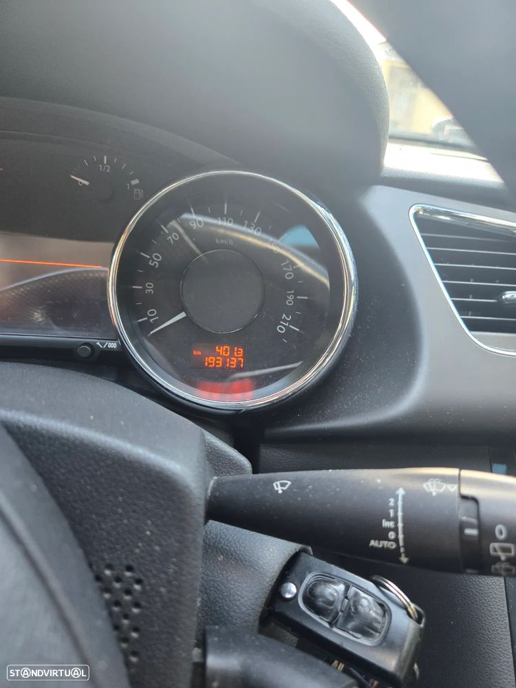 Peugeot 3008 1.6 HDi Sport - 6