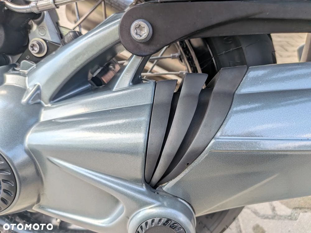 BMW R - 8