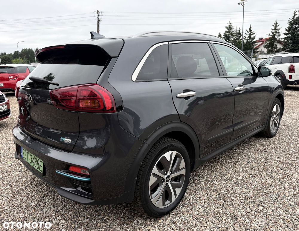 Kia Niro 64kWh L - 6
