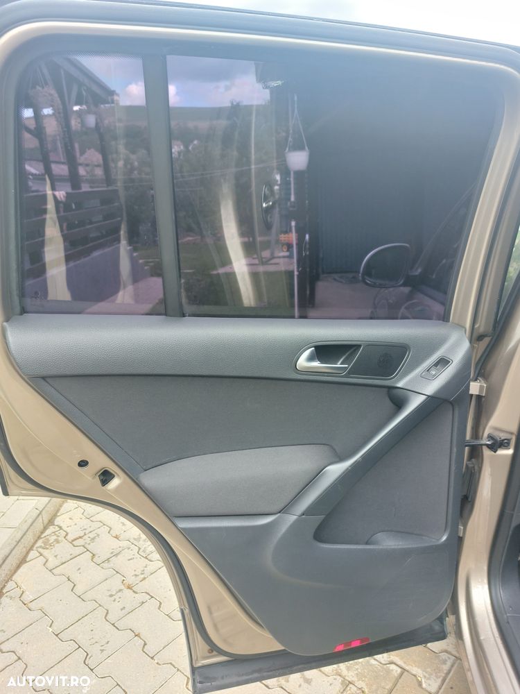 Volkswagen Tiguan - 12