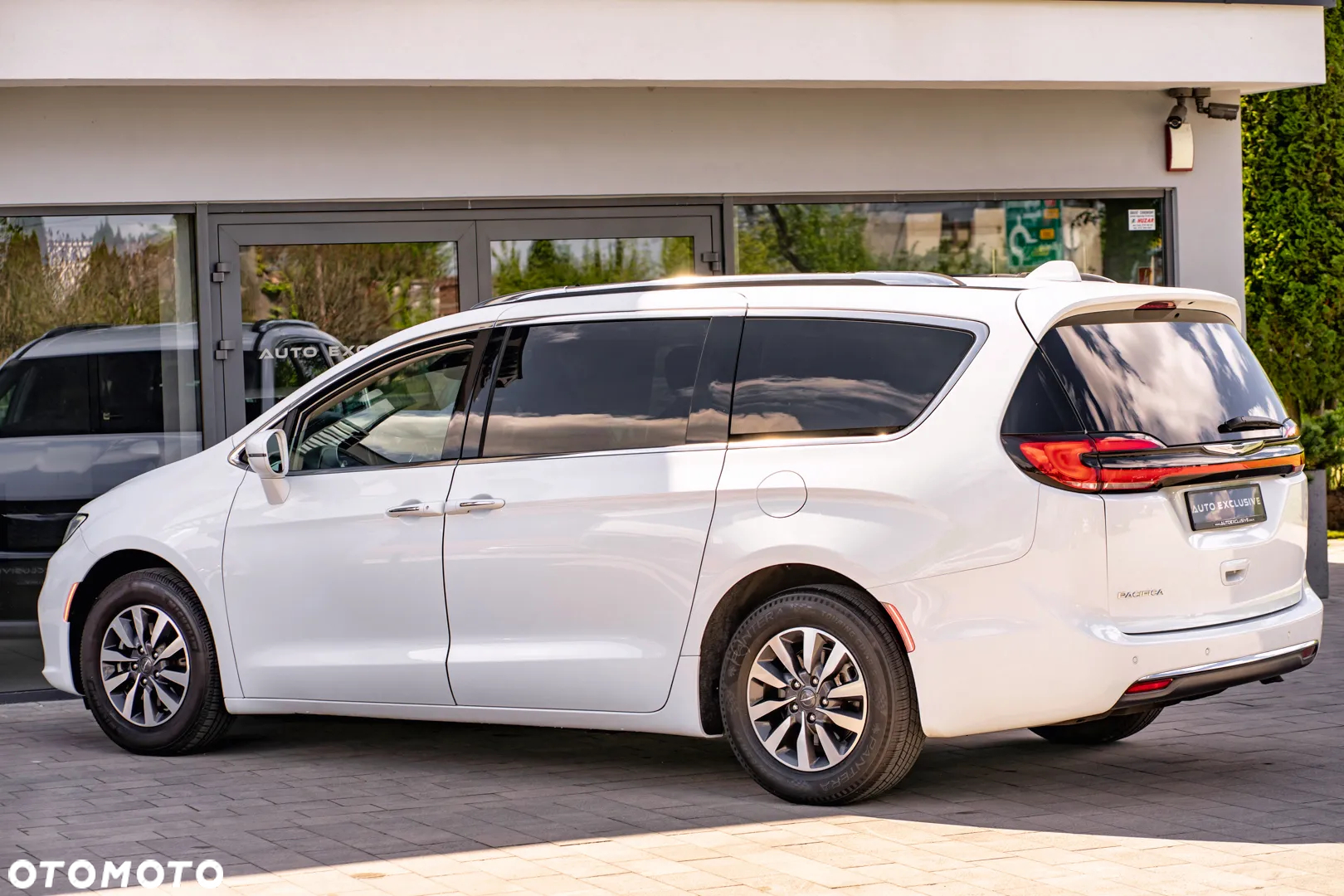 Chrysler Pacifica - 24