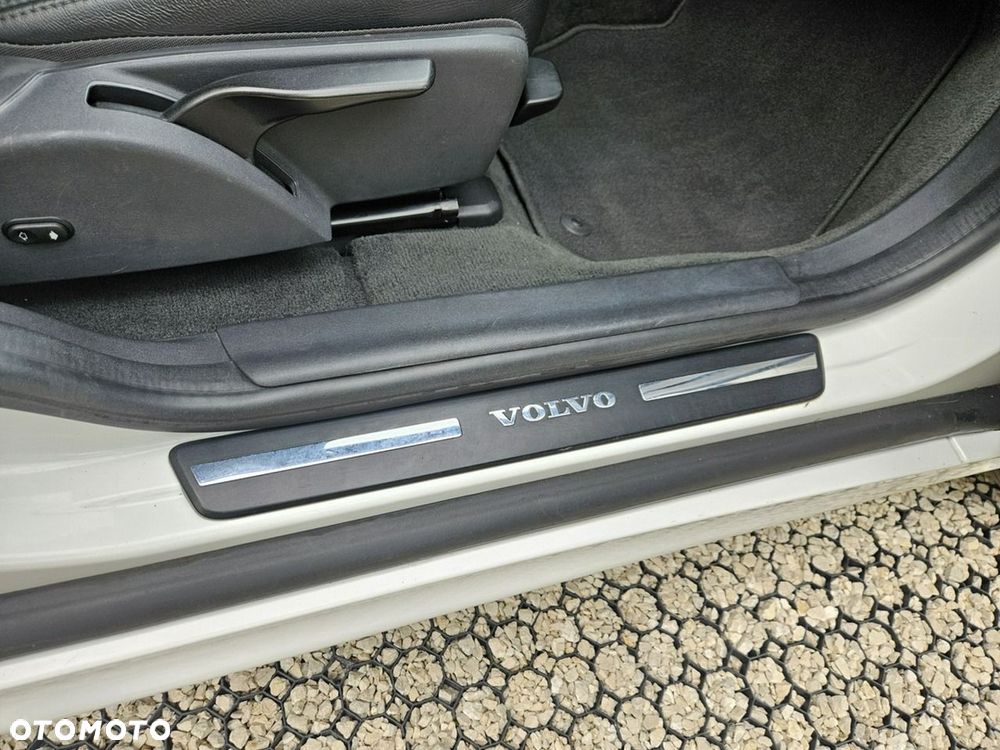 Volvo XC 60 D3 Geartronic Momentum - 26