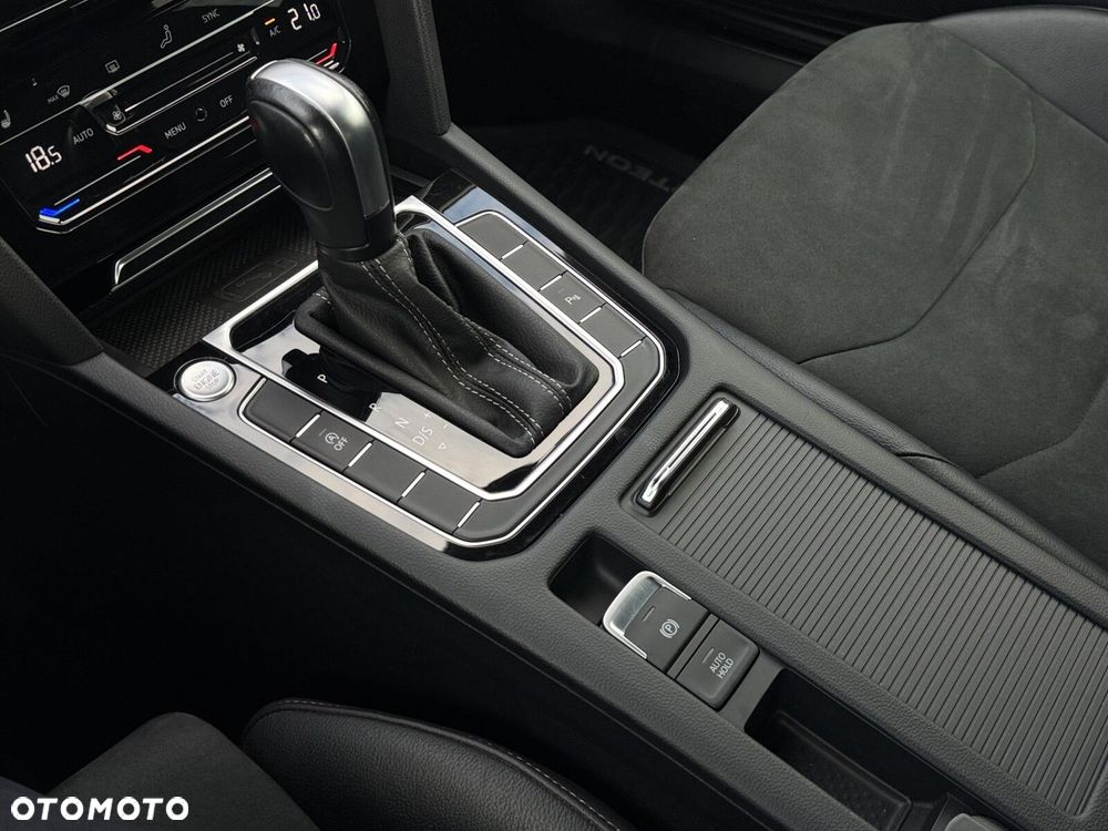Volkswagen Arteon 2.0 TSI R-Line DSG - 25