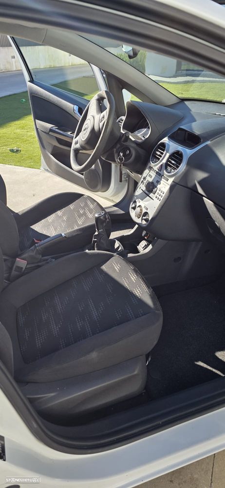 Opel Corsa 1.3 CDTi Enjoy - 17