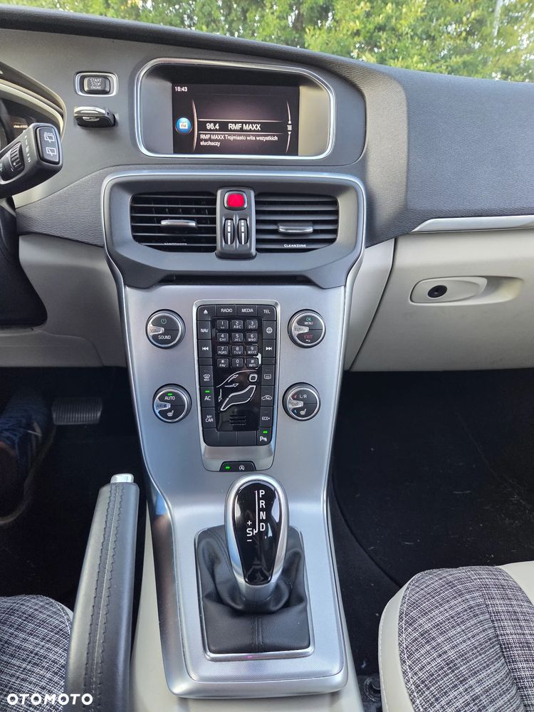 Volvo V40 T3 Drive-E Momentum - 5