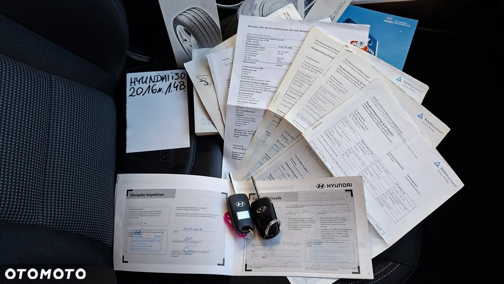 Hyundai i30 blue 1.4 Passion - 36