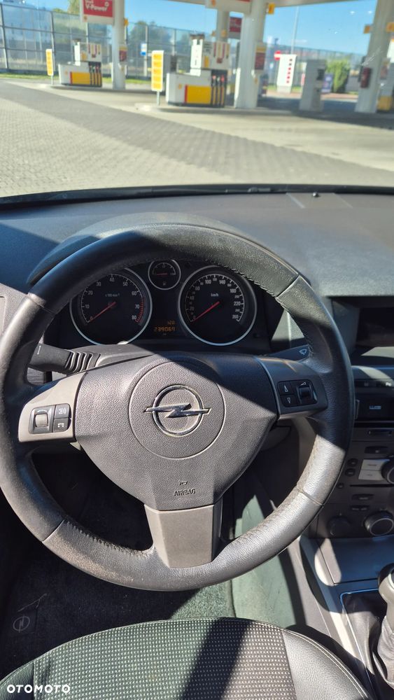 Opel Astra GTC 2.0 Turbo Cosmo - 6
