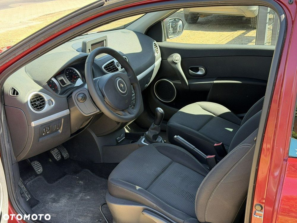 Renault Clio - 12