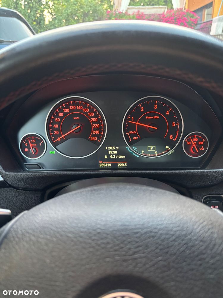 BMW Seria 3 320d Sport Line - 24