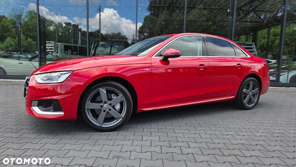 Audi A4 Limousine - 30