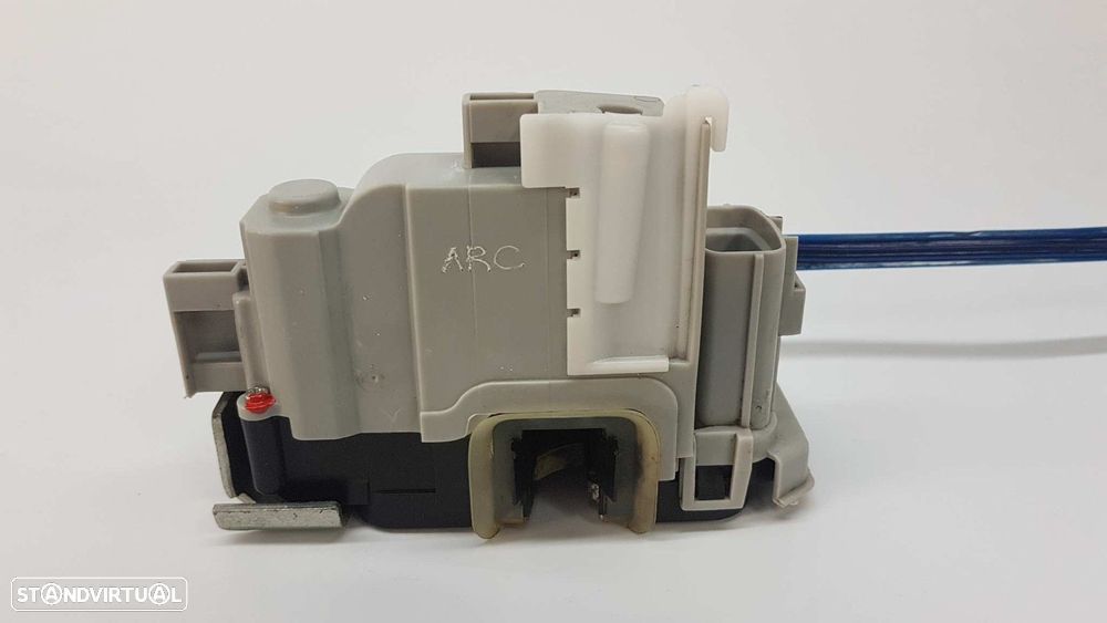 FECHADURA PORTA FRENTE DIREITA LANCIA YPSILON (402) GOLD - 3