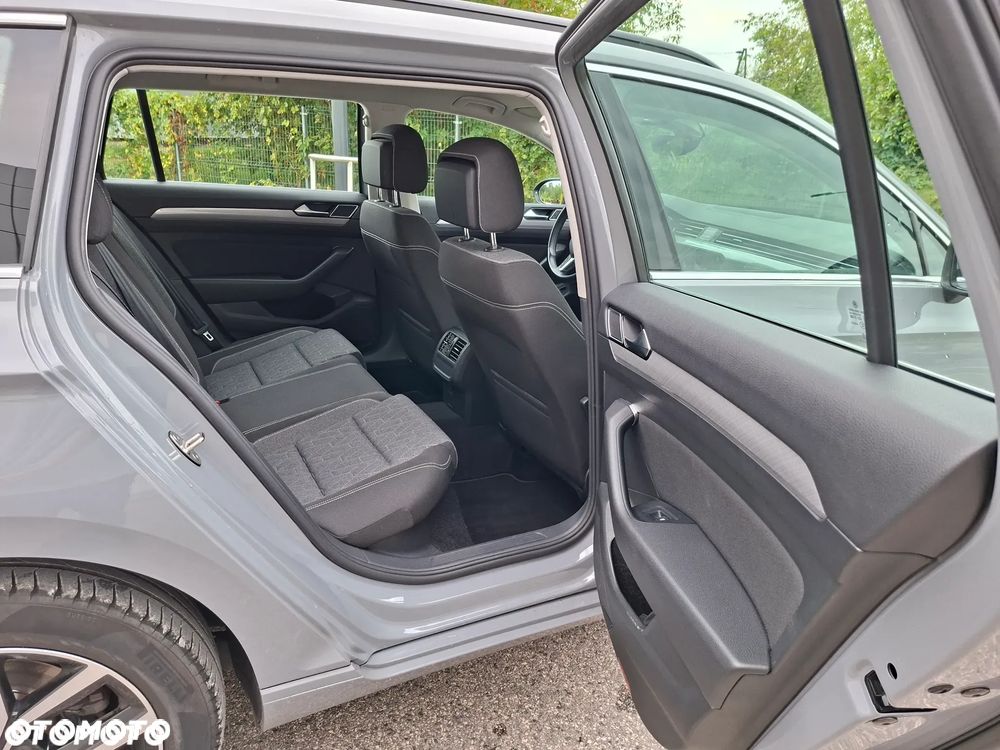 Volkswagen Passat - 18