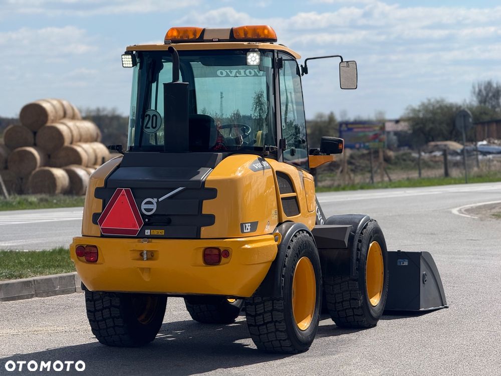 Volvo L25F - 6
