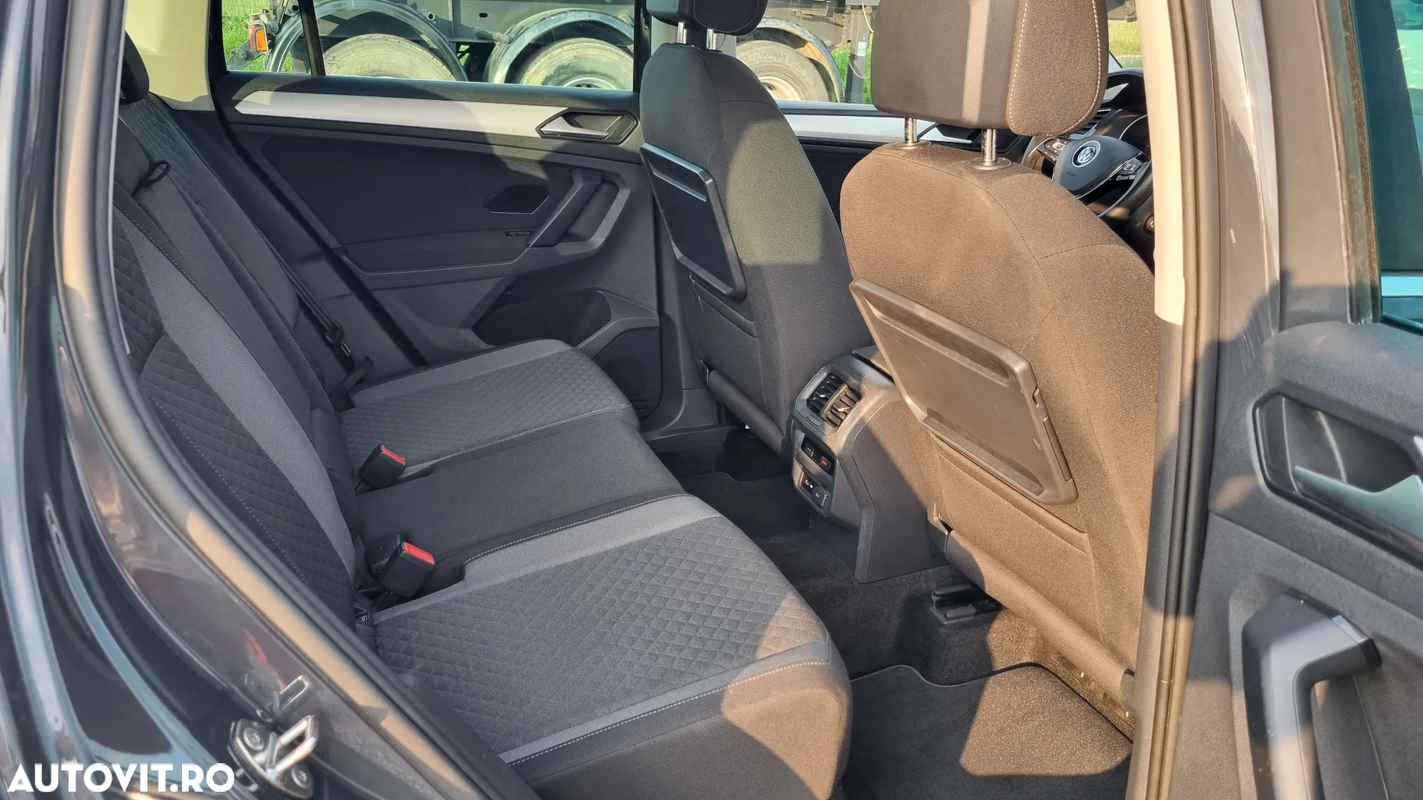 Volkswagen Tiguan 2.0 TDI SCR 4MOTION (BlueMotion Tech) Comfortline - 19