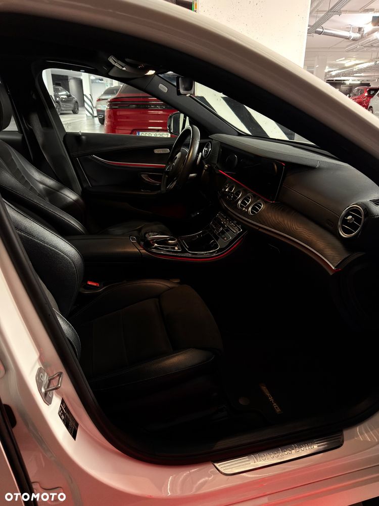 Mercedes-Benz Klasa E 220 d 4-Matic 9G-TRONIC - 13