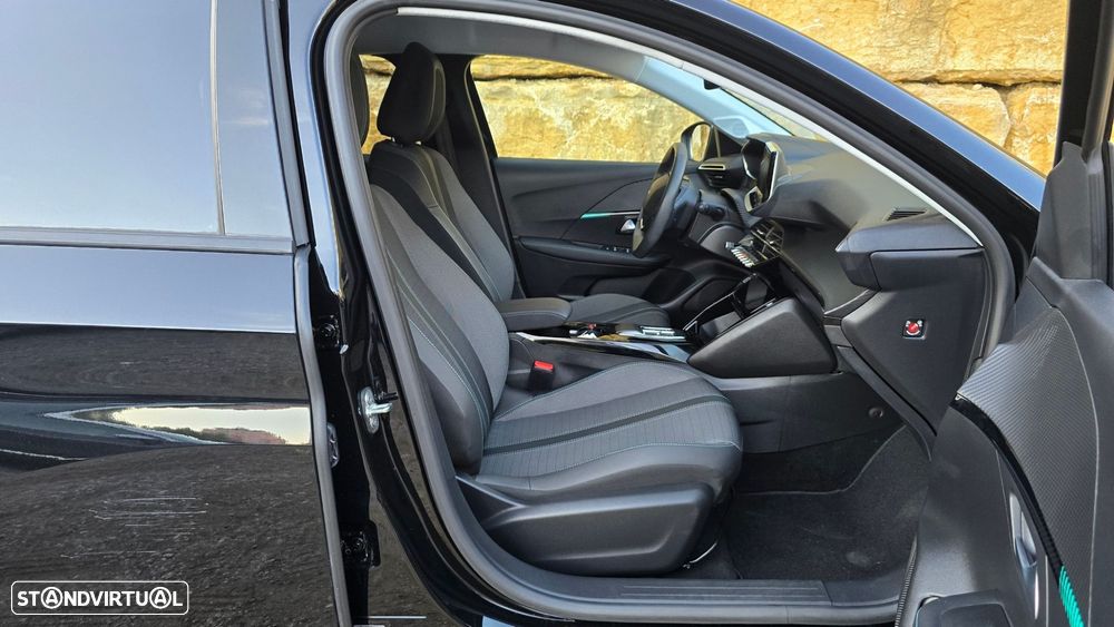 Peugeot e-208 Allure Pack - 44