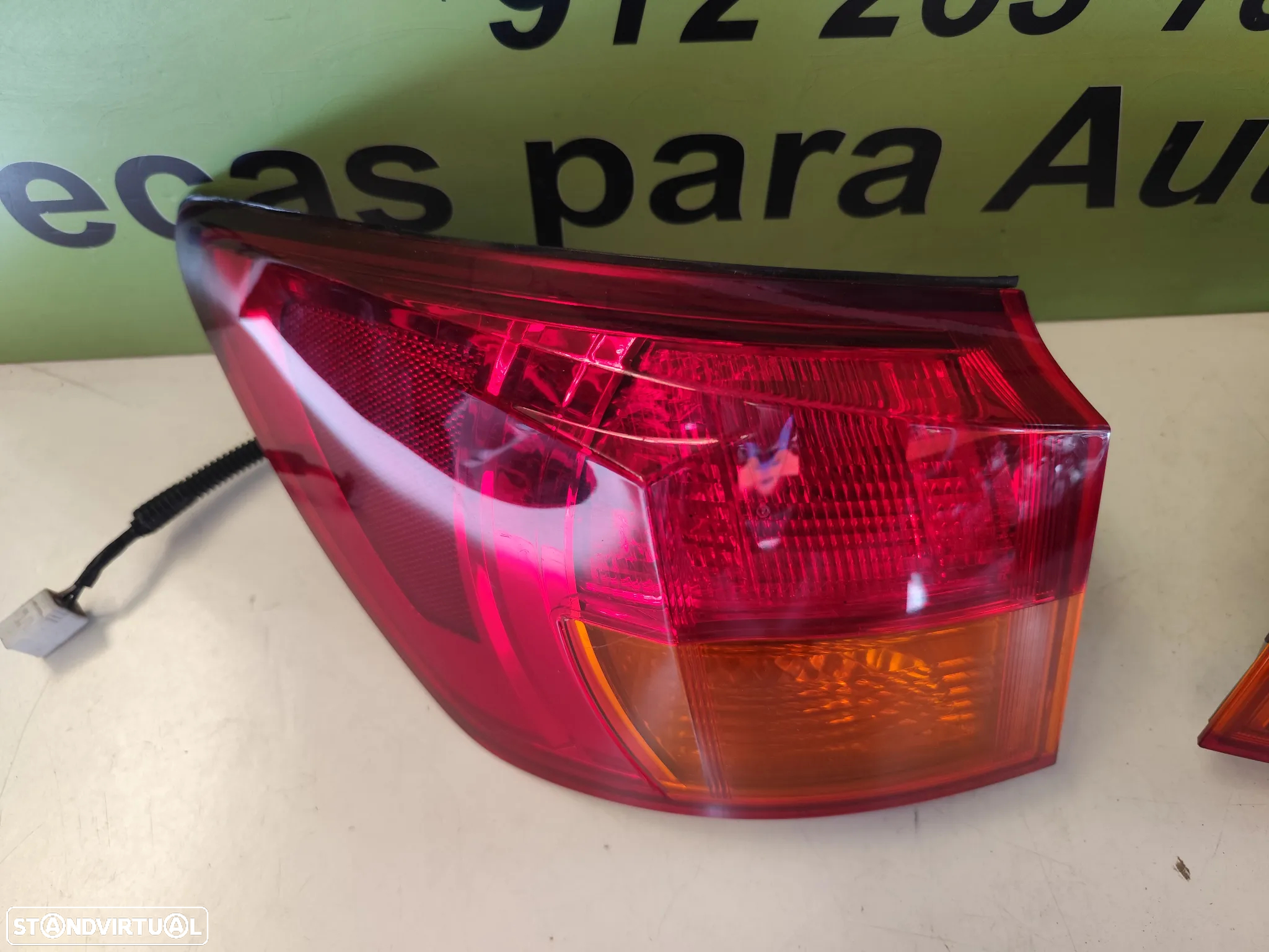 LEXUS IS FAROLIM DIREITO / ESQUERDO - FT466 - 3