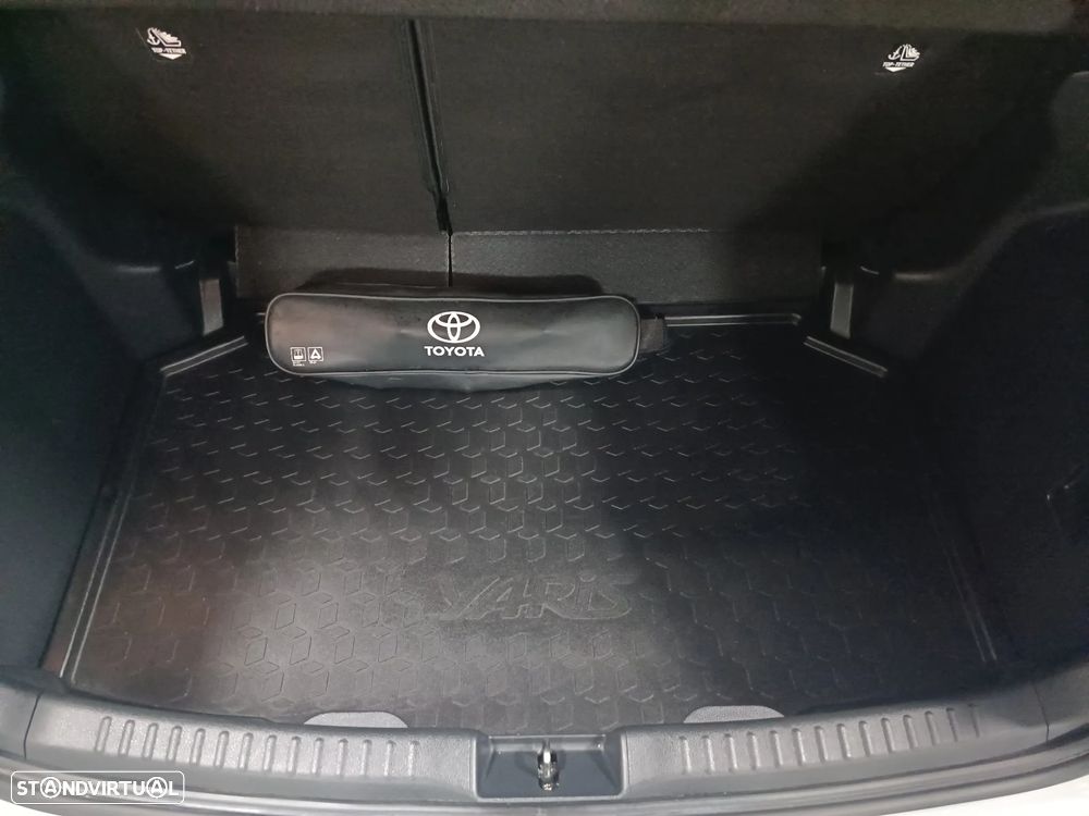 Toyota Yaris 1.5 HDF Luxury - 9