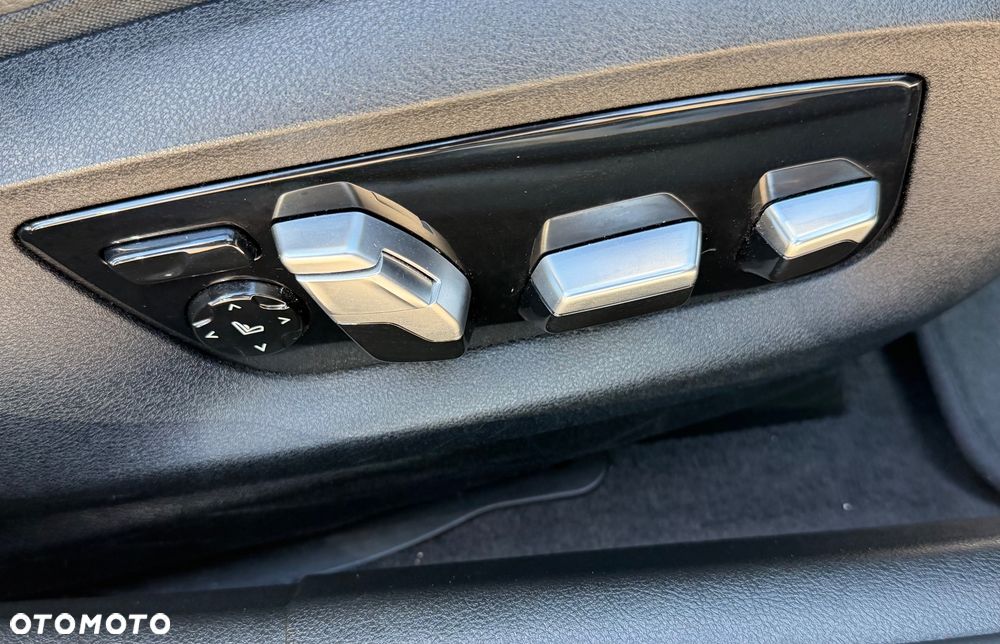 BMW Seria 5 520d M Sport Edition - 12