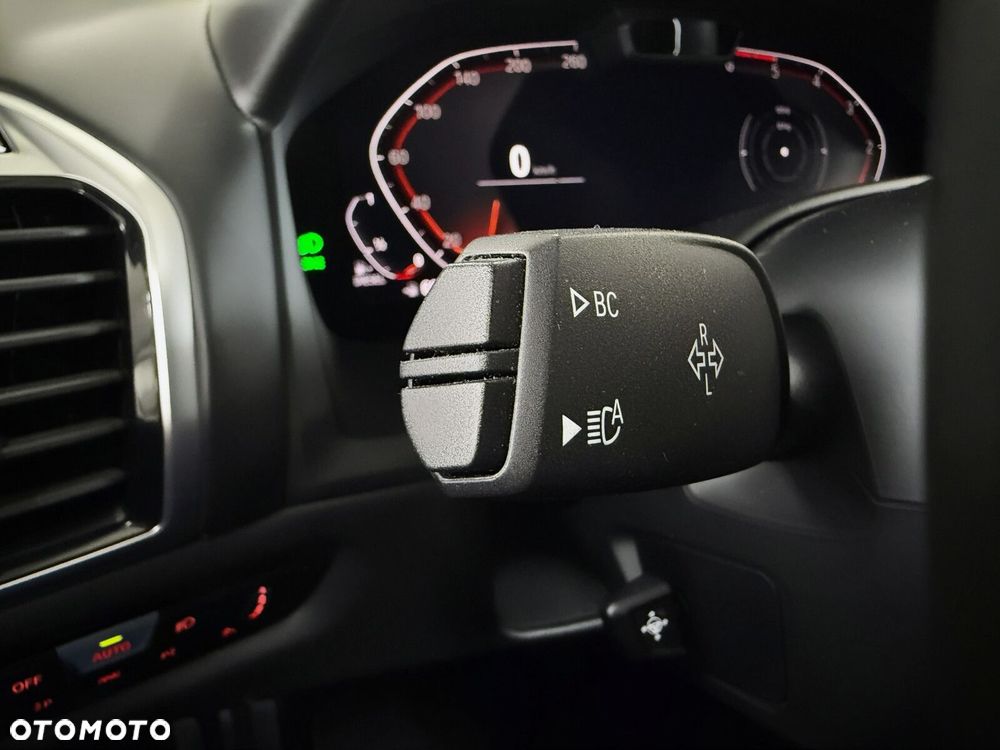 BMW Seria 8 - 29
