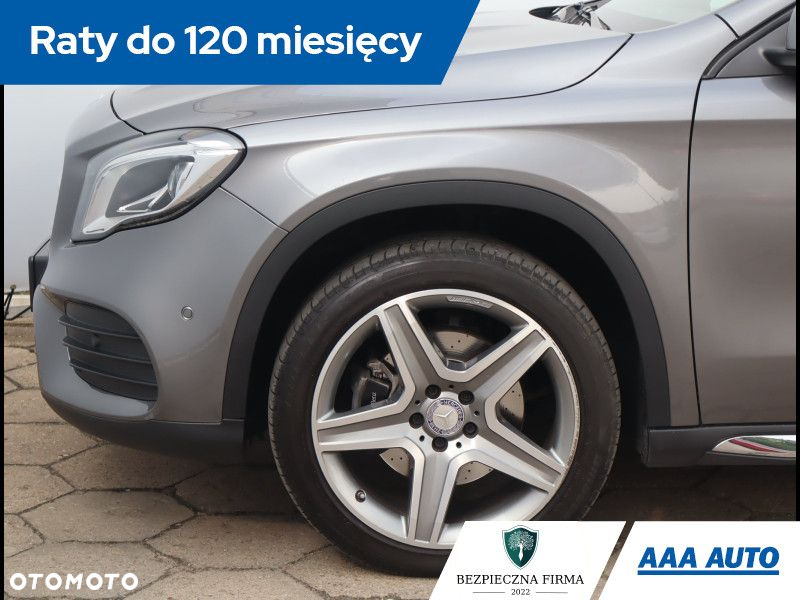 Mercedes-Benz GLA - 15