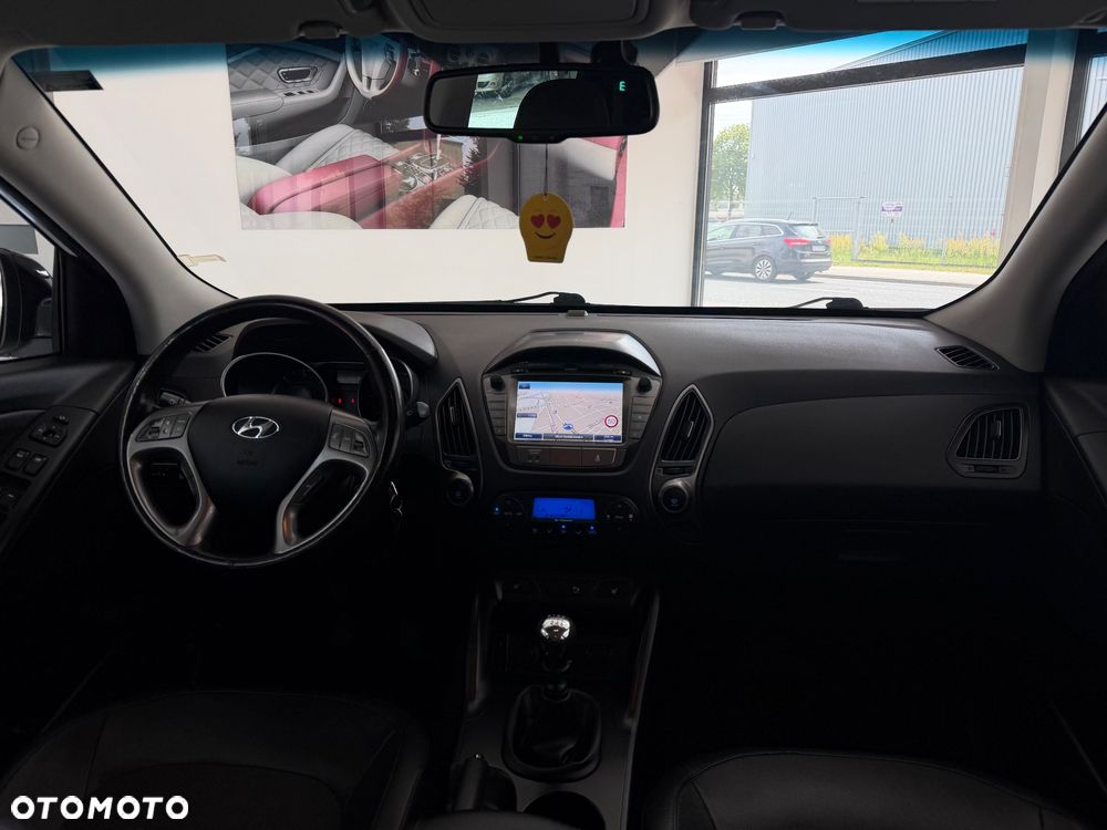 Hyundai ix35 1.7 CRDi 2WD blue Finale Gold - 25