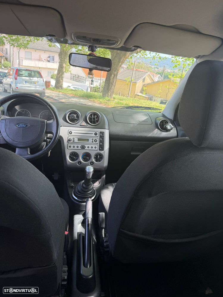 Ford Fiesta 1.4 TDCI Ghia - 22