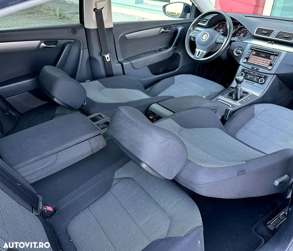 Volkswagen Passat - 12
