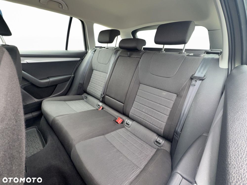 Skoda Octavia 1.6 TDI Ambition DSG - 26