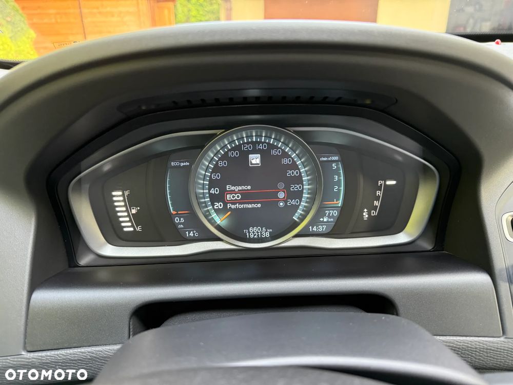 Volvo XC 60 D4 AWD Ocean Race - 25