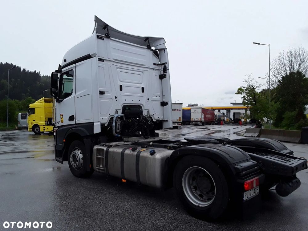 Mercedes-Benz Actros - 6