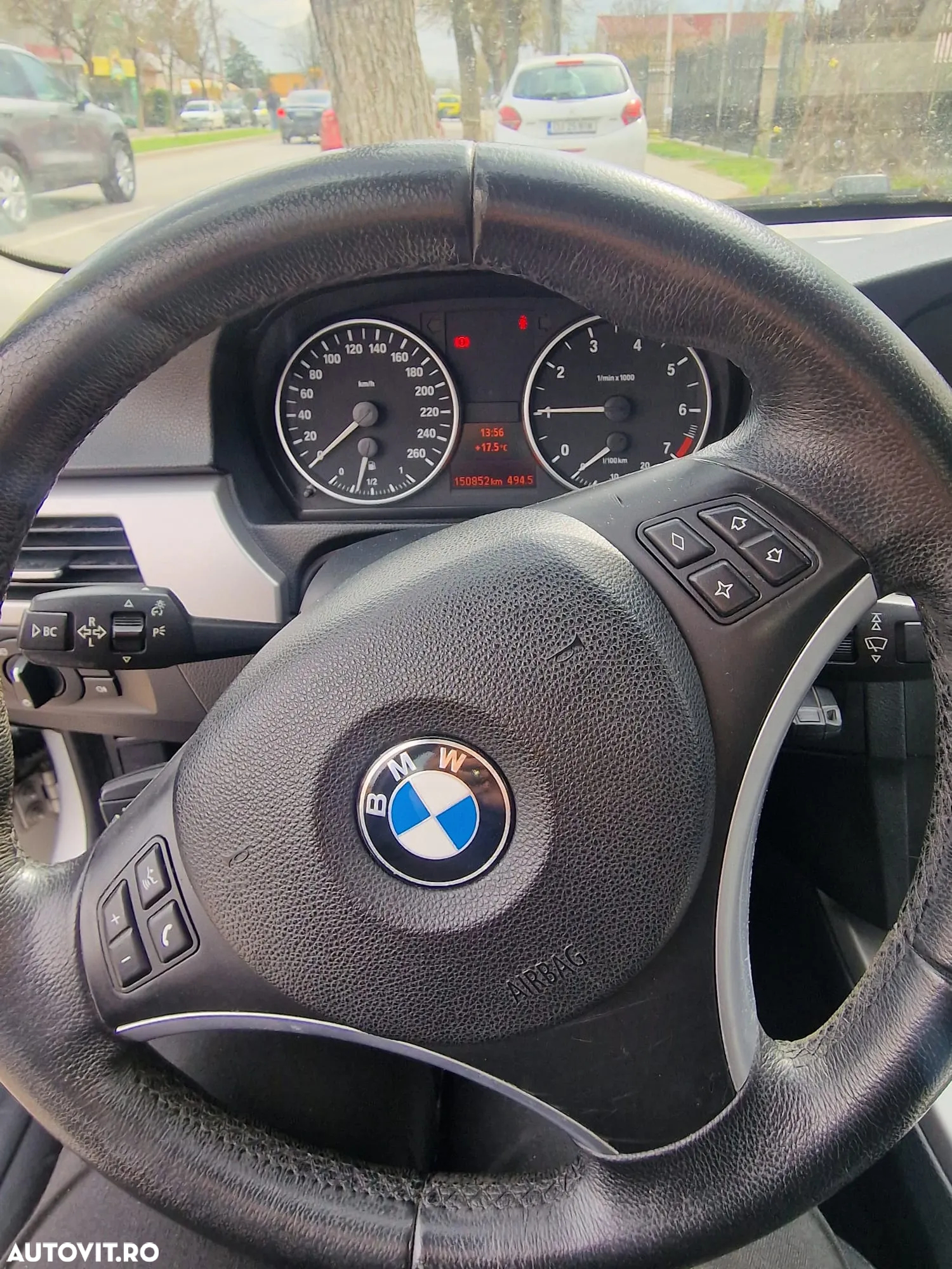 BMW Seria 3 320i - 12