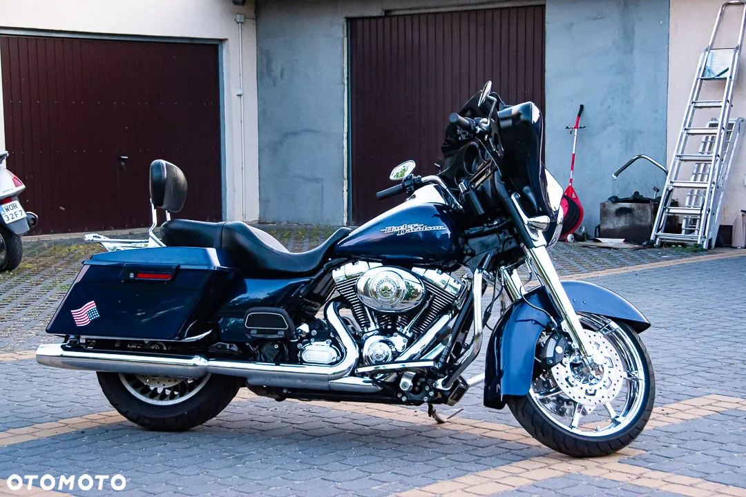 Harley-Davidson FLH Electra Glide - 17