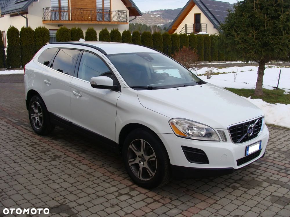 Volvo XC 60 D5 AWD Momentum - 2