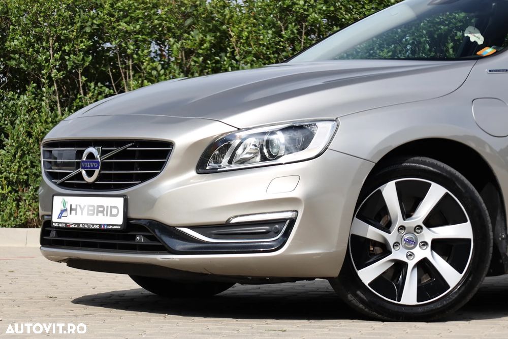 Volvo V60 D6 Plug-In-Hybrid AWD Geartronic Momentum - 25