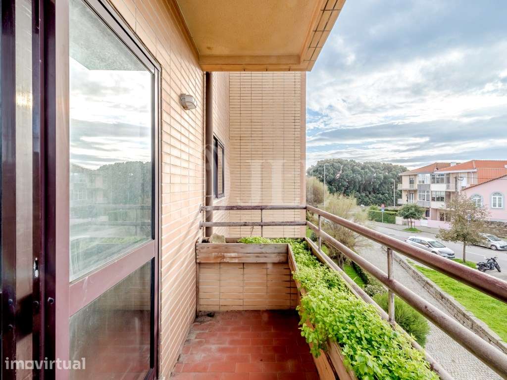 Apartamento T3 com varanda e estacionamento, Canidelo, Porto - Grande imagem: 2/38