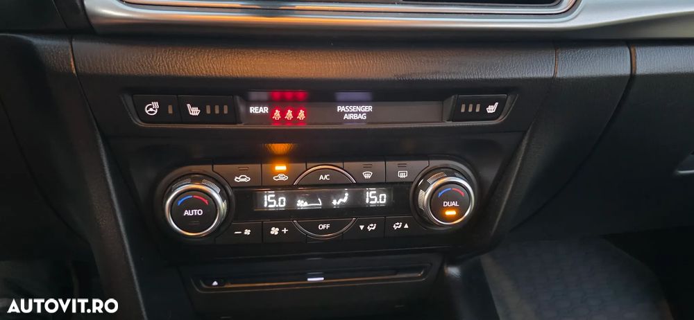 Mazda 3 G120 Attraction - 11