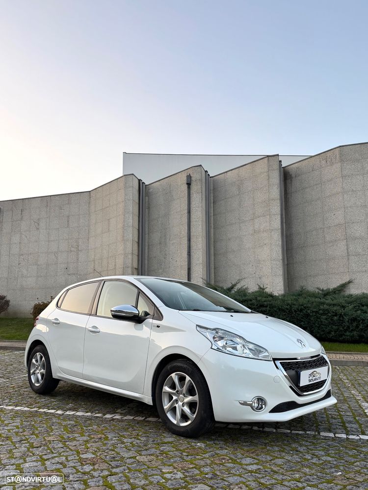 Peugeot 208 1.2 VTi SE Style - 3