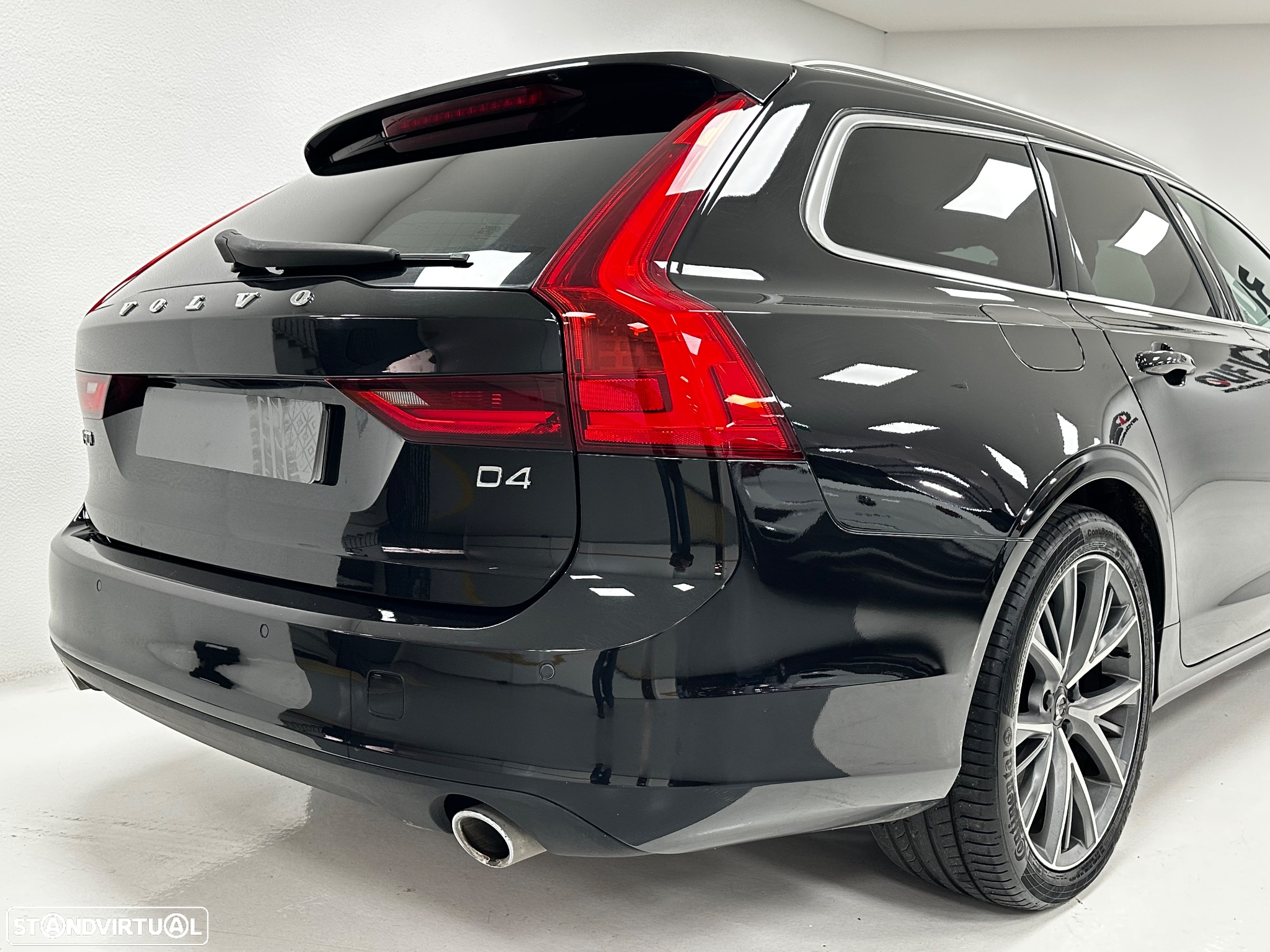 Volvo V90 2.0 D4 Momentum Plus Geartronic - 23