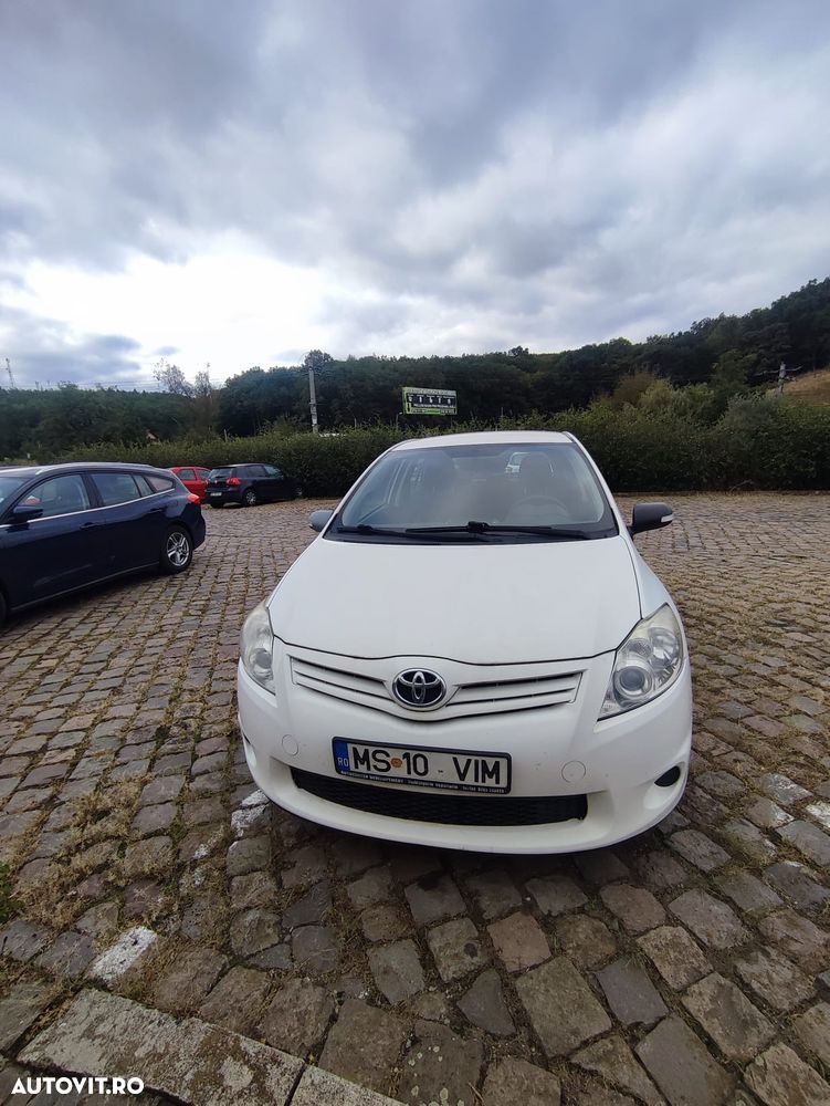 Toyota Auris - 1