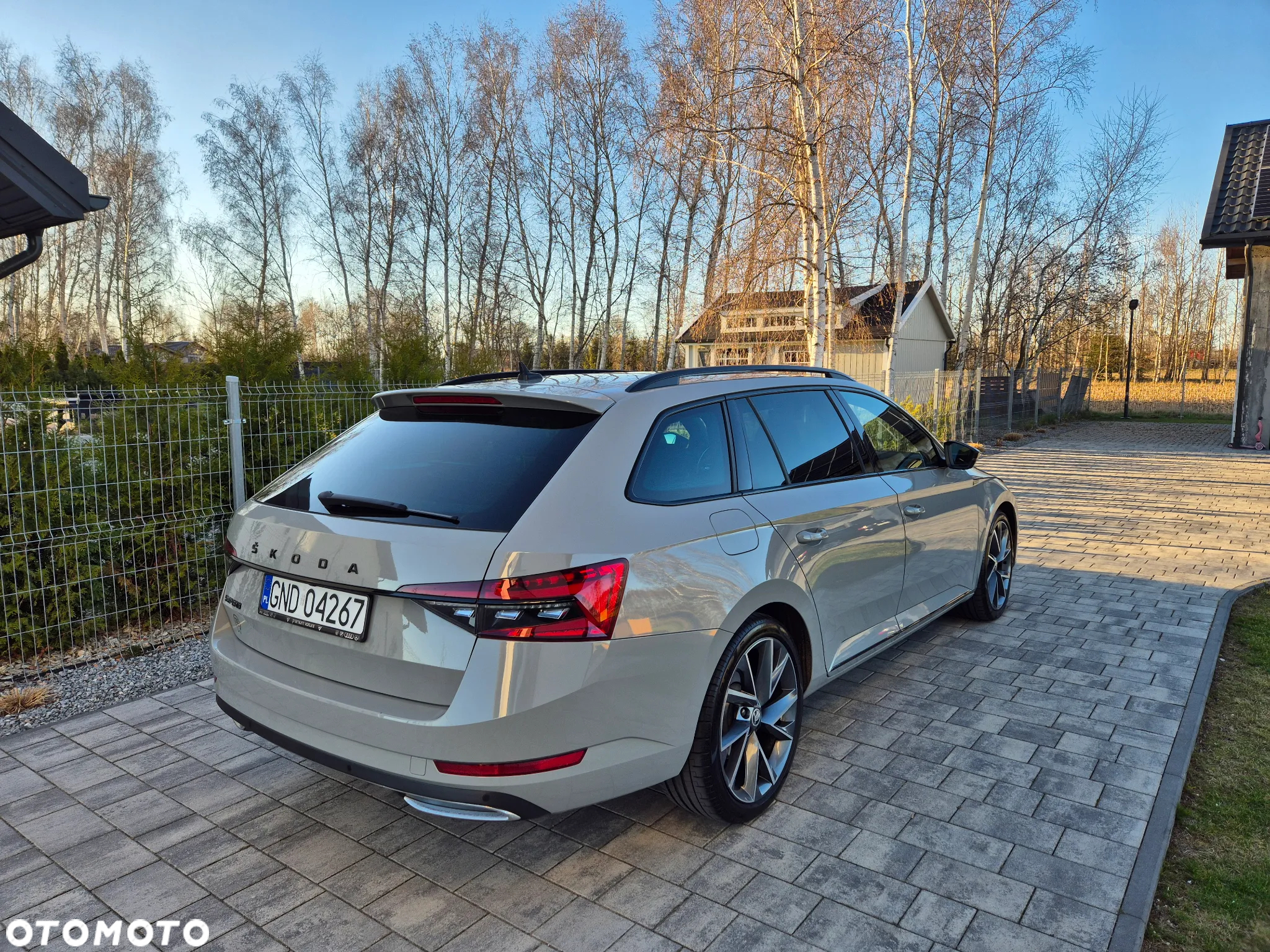 Skoda Superb 2.0 TDI SCR Sportline DSG - 4