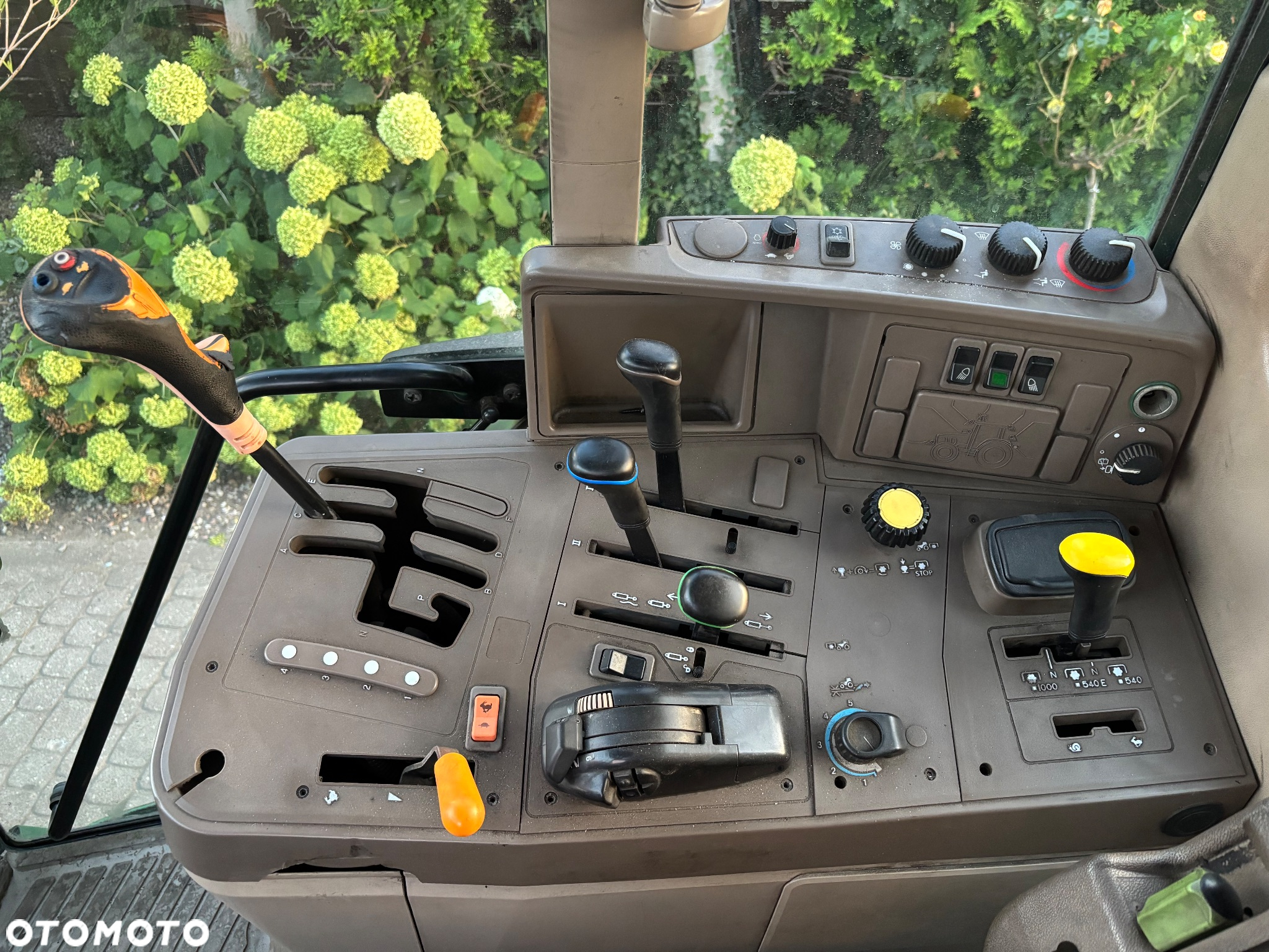 John Deere 6830 - 9