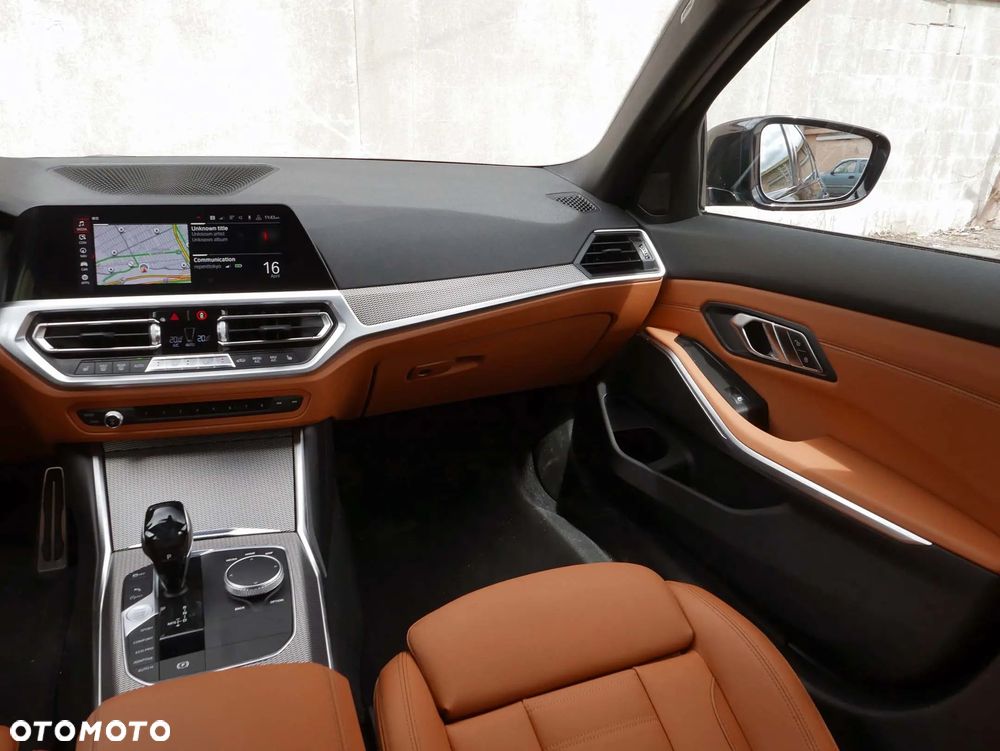 BMW Seria 3 330i xDrive M Sport sport - 15