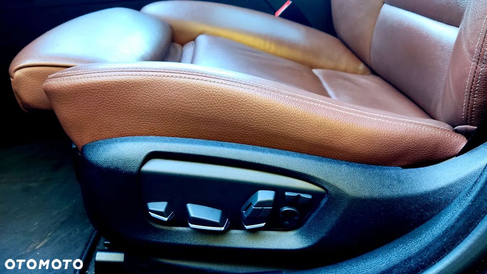 BMW Seria 5 520d Touring Luxury Line - 18